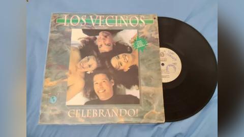 Álbum que contenía la canción Te Olvidé' en voz de Los Vecinos